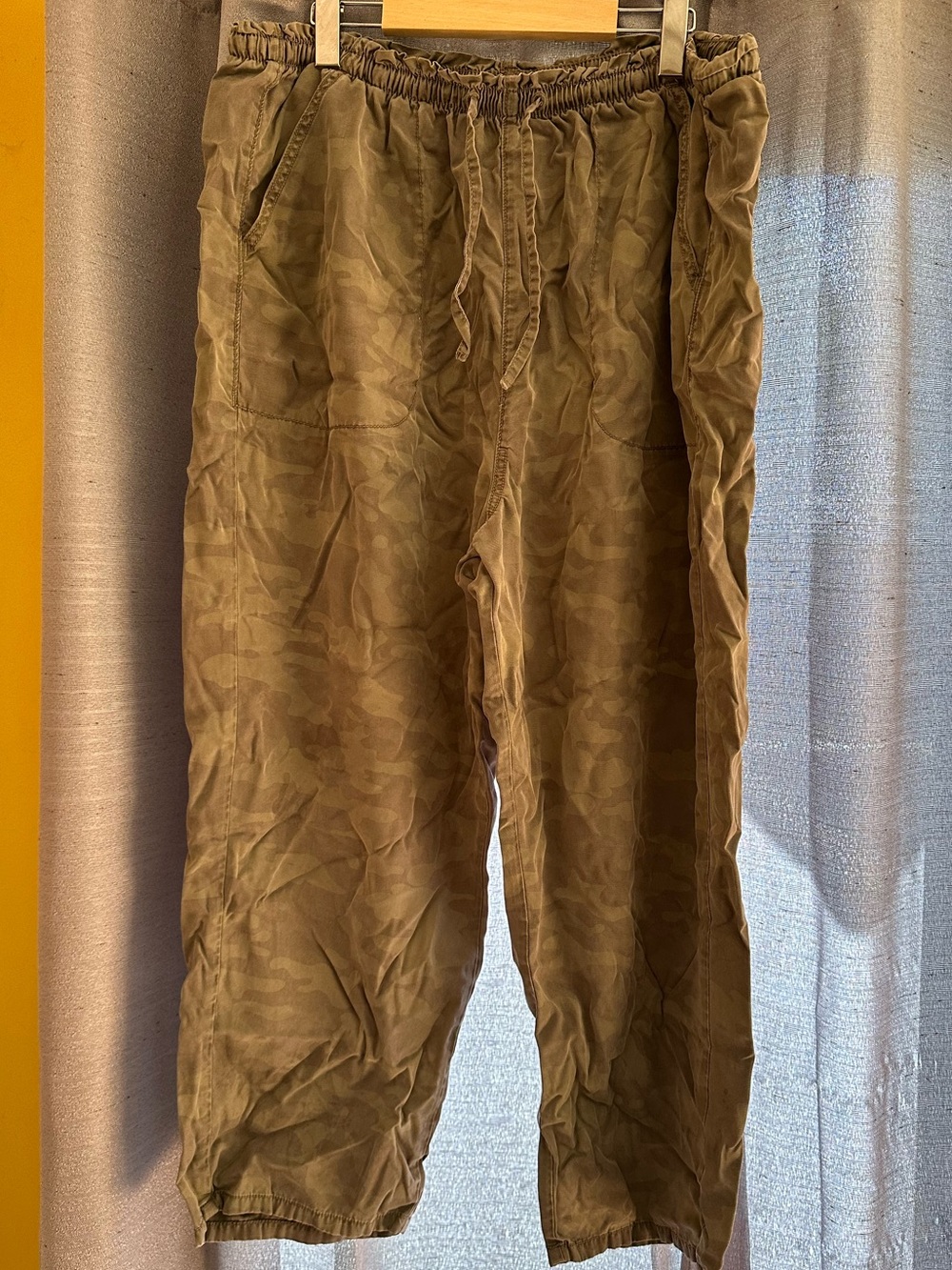 American Eagle Outfitters Olive Camo Drawstring Cargo Pants